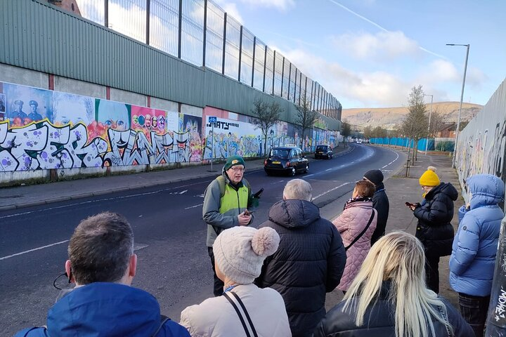 Walk to the 'Peace Walls' in Belfast